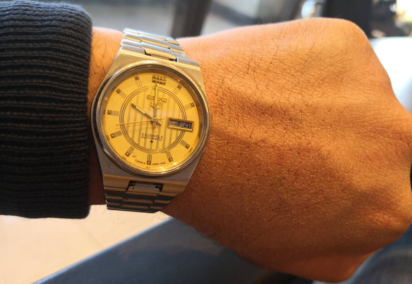 #ساعةـسيكو  #ياباني،🇯🇵
موديل سيكو 5 (Seiko5 ).
الحركة: اوتوماتيكية (Automatic) وتعمل ب(23 Jewels) .
#فنتج انتاج السبعينات
نظافة ممتازه 
دكمه وبنفس الوقت مدوس لليومي 
#ساعة بلاديه بالكامل
توصيل جميع المحافظات


**إذا كنت صاحب هذا الإعلان وتريد حذفه لأي سبب، رجاءا أرسل رسالة إلى الدعم الفني**