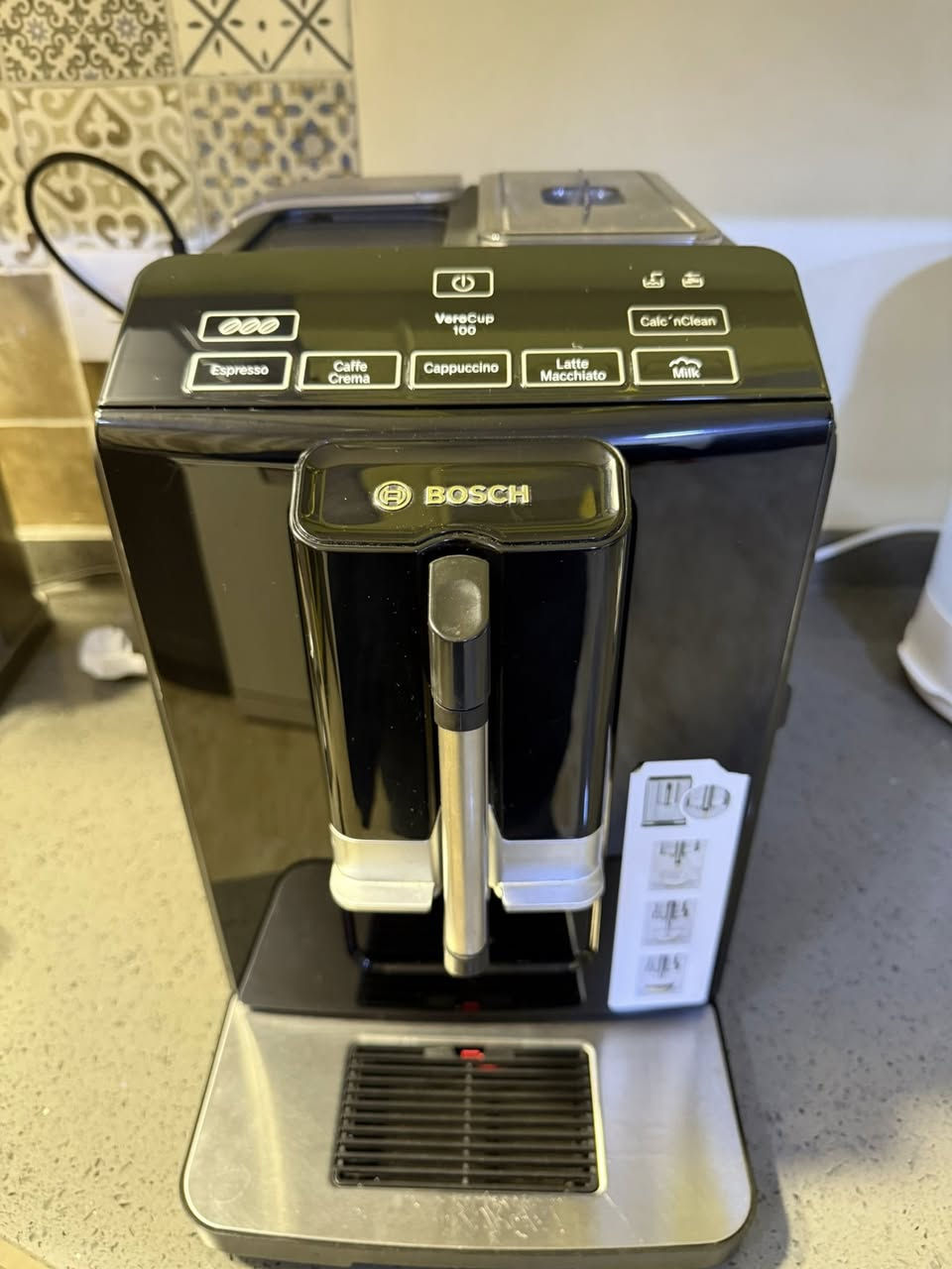 السلام عليكم ماكنة قهوه ماركة بوش السعر 330 الف دينار  رقم الهاتف ***********
