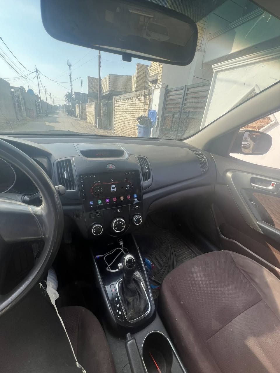 سلام عليكم 
كيا سيراتو 2011 
ب اسمي السياره تحويل ثاني يوم 
السعر ٩٢ ورقه وبيها مجال 
رقم اربيل هزه وسنويه جديده 
ل 2026 

السنور مرفق مع الصور 
للاستفسار 
*********** 
العنوان بغداد الدوره شارع 60
