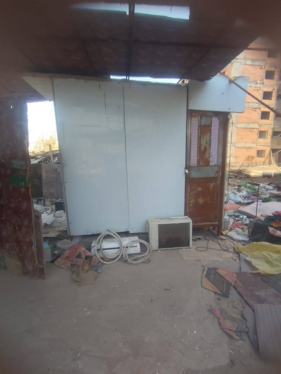 كرفانات للبيع عدد ٣ قياسات ٦×٣ ثنين واحد ٣×٣ مو جودات بل بصره  اتصال***********
