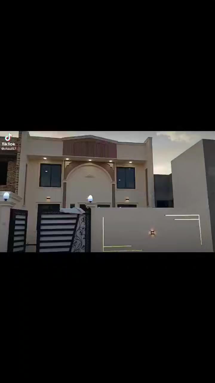 سلام عليكم بيت مساحه ٢٠٠م سند ٢٥ طابو زراعي تحويل باسم المشتري بناء درجه أولئ البيت تسليم مفاتيح مباشر تتوفر كامل الخدمات لاستفسار
***********
***********
 المكان ورديه قرب مدرسه مالك الاشتر
