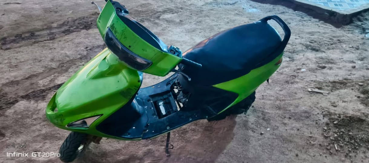 السلام عليكم دراجه فراشه للبيع شغاله بس بيها تبخير ابيع كوم حديد السعر 150وبيه مجال  للشراي للاستفسار ***********مكاني بابل
