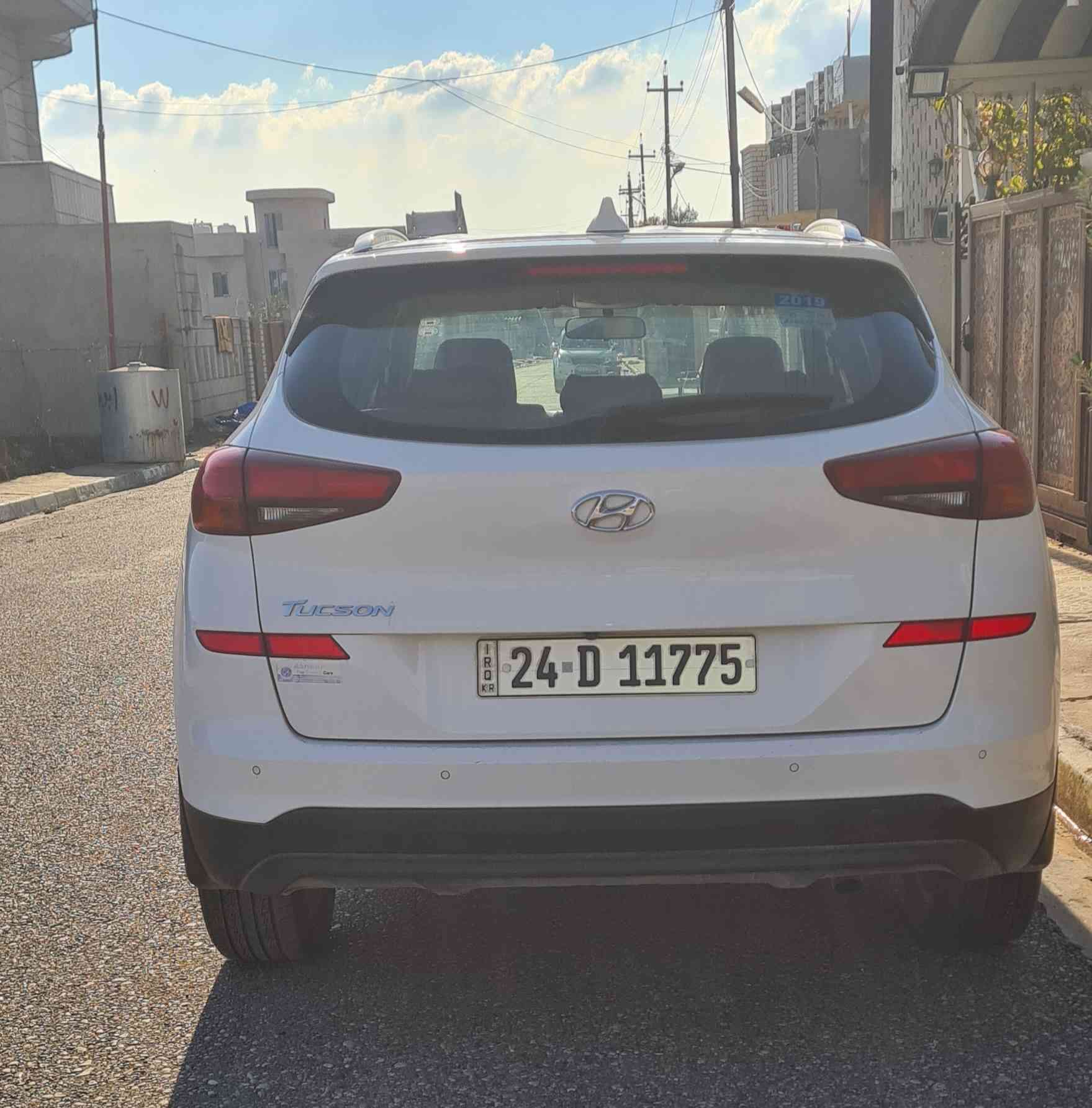 هونداي توسان خليجي 
الموديل ٢٠١٩
 عداد المسافة  165  الف وقابل للزيادة 
مواصفاتها 
بصمة 
شاشة اصلية 
اشارة ترحيب 
ابل كار بلي + اندرويد اوتو 
حساس امامي خلفي 
كاميرا دوارة 
شاحن واير ليس 
سايد بريك 
السنوية تنتهي ٢٠٢٨
الهزة كاملة لل ٢٠٢٦ شهر ال ١١
السيارة مكفولة من الدعم 

السعر 200 ومجال 

***********
***********
