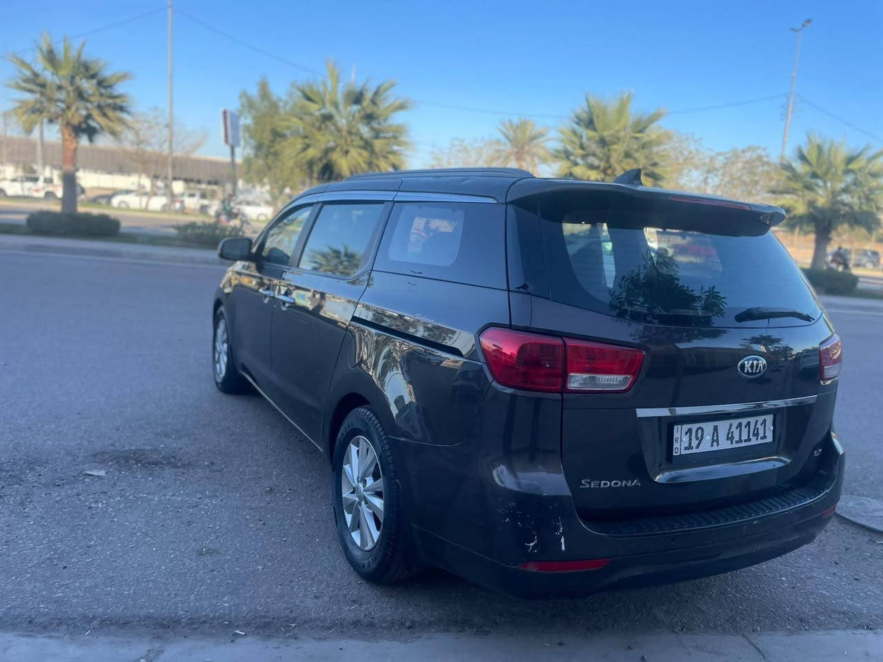 اسلام عليكم للبيع كيا سيدونا
موديل 2016 وارد أمريكي صور الحادث مرفقه بلمنشور 
السيارة جديدة وجاهزة من كلشي رقم كربلاء انكليزي دولي سنويه 2030 
المواصفات 
LX
6V
7راكب كشنات Vip 
3 قطع تبريد كامره دوارة 
كشنات قلاب +كهربائية  
بيبان كهرباء + جنطه كهرباء 
اشاير مري + شفط 
حساسات امامي خلفي 
كامره اماميه + خلفيه 
شاشه  
بعد بيها اهوي مواصفات 
السيارة جديدة وجاهزة من كير محرك تخم تاير تبريد حداديه كله جديد  
السعر 165 وبيها مجال بسيط 
الاستفسار أكثر اتصل // ***********
عنوان السياره كربلاء المقدسة اخون مكلف بنشر بيع فقط
