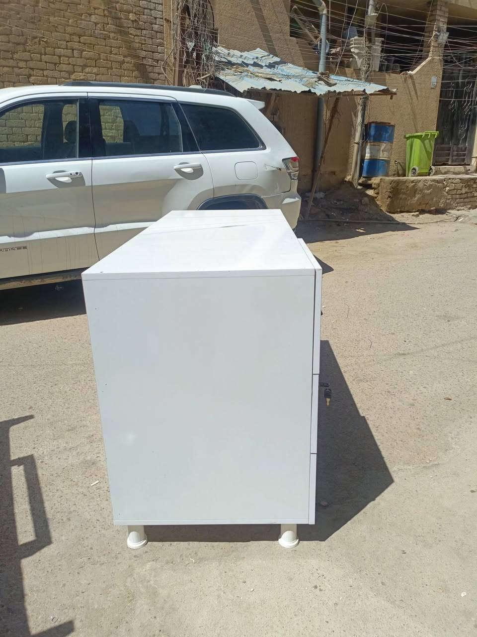 ميز مكتب
العرض 150
نزال 60
الارتفاع 90 
***********
شراي خاص او واتساب
