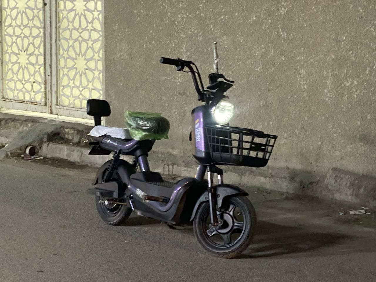 سلام عليكم دراجه شحن لبيع مديل 25لحديث ما صارلي هواي من جبتها نظيفه حجم 14سرعه مالتها 40 رقم اتصال وتساب ***********سعر 350وبيها مجال
