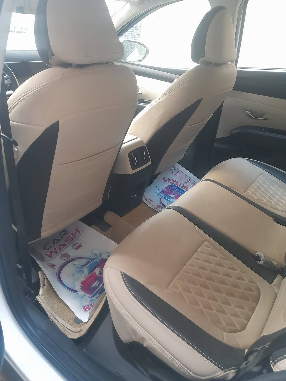 السلام عليكم
توسان للبيع 2025 مكفولة
فول ما عدا الفتحة
ماشية 26 الف
السعر 238 قفل
مكلف بالنشر ***********
