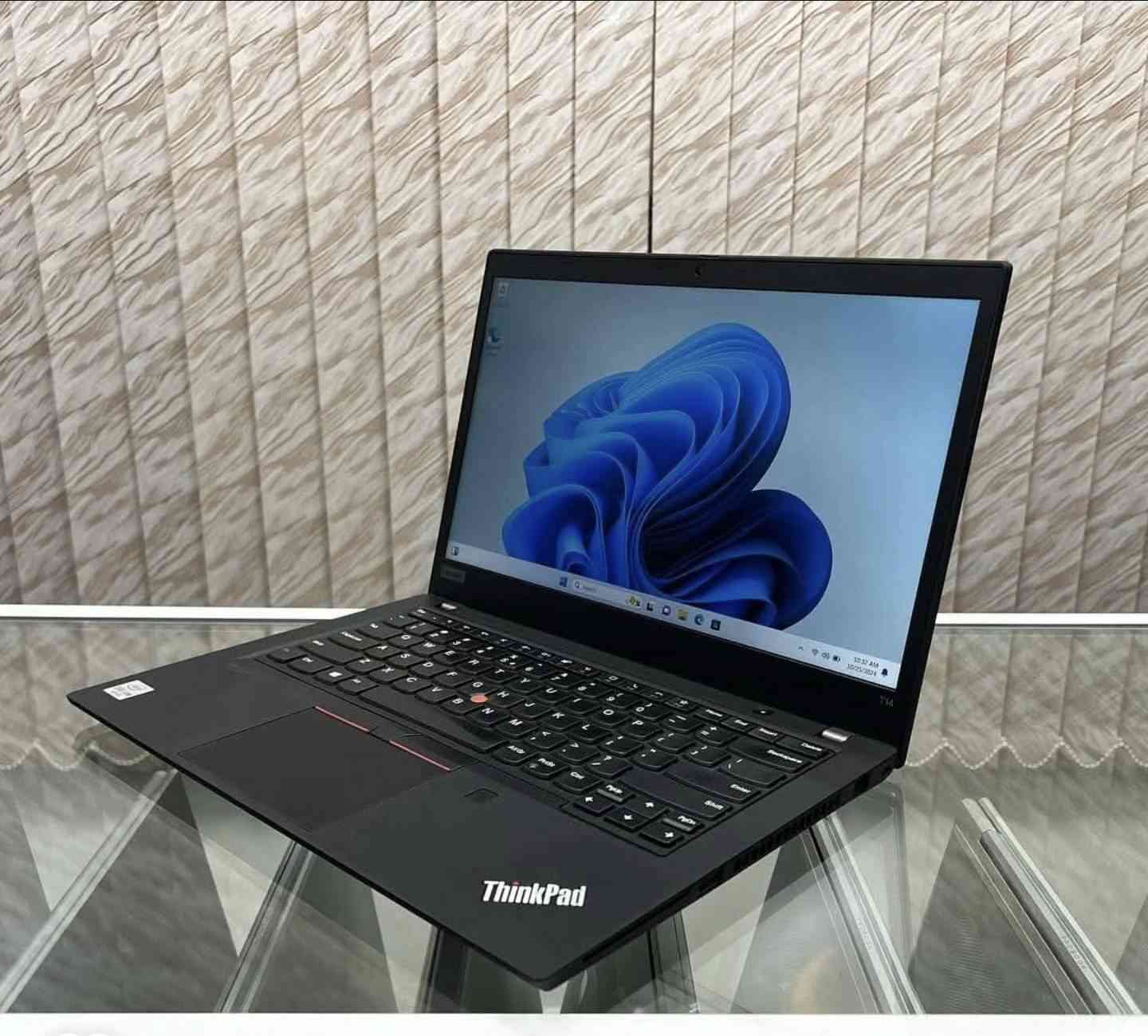 لابتوب Lenovo   الجيل العاشر سوبر سلم  للبيع
المعالج core i5 الجيل العاشر
رام 8 كيكا DDR4
هارد 256 كيكا SSD
كرت الشاشه Intel Uhd 630 حجم 5 كيكا
الشاشه حجم 14 انج ضد التوهج دقة fhd 1920x1080 
باتري ليثيوم 6 خلايا  شحن سريع 65 واط والباطرية ممتازة 
كامره دقة hd تحتوي قفل فتح وغلق الكامرة  
 منفذ  رام  وhdmi وباقي المنافذ   الحاسبه كلش نضيفه وحلوه
السعر 375 الف النجف, العراق


**إذا كنت صاحب هذا الإعلان وتريد حذفه لأي سبب، رجاءا أرسل رسالة إلى الدعم الفني**