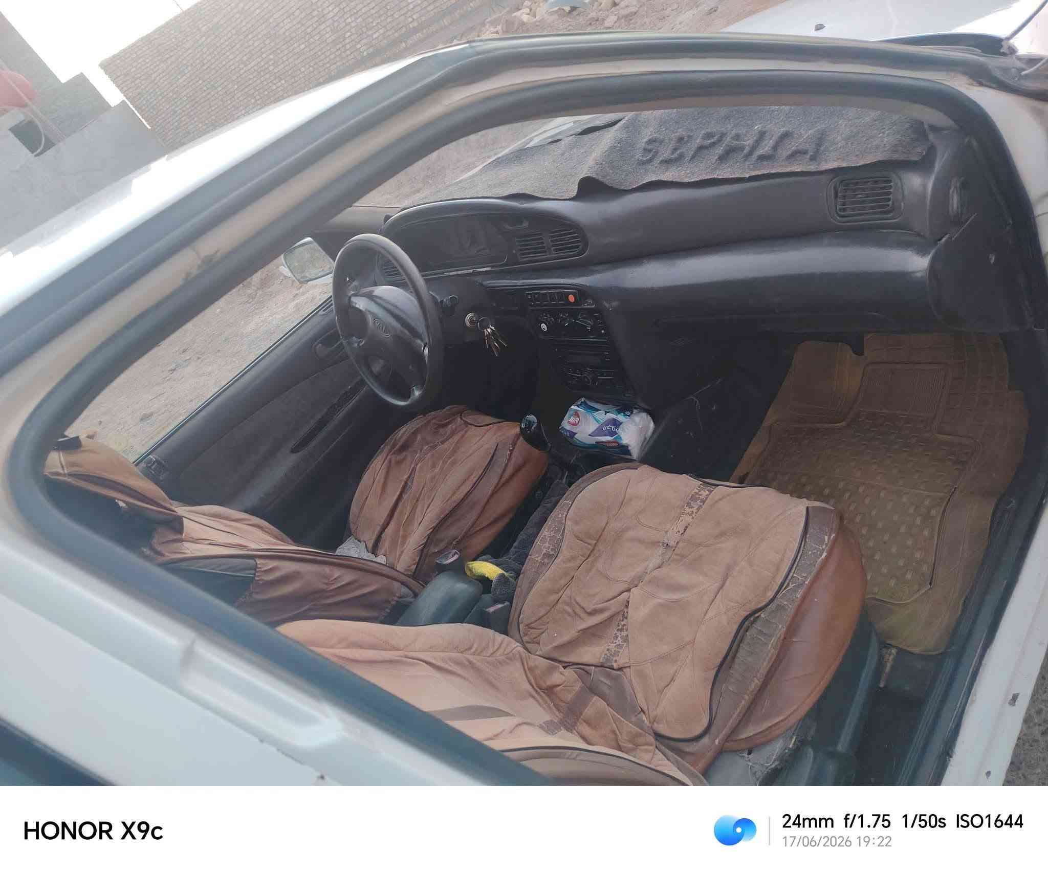 سلام عليكم ...كيا سيفيا 96 بغداد مشروع وطني تحويل مباشر مكينة خير من الله ما مفتوحه كير عادي تمام باتري تايرات جديد السعر 21 وبيه مجال مامتواجد على فيسبوك مكان بغداد التاجي اتصال ***********
