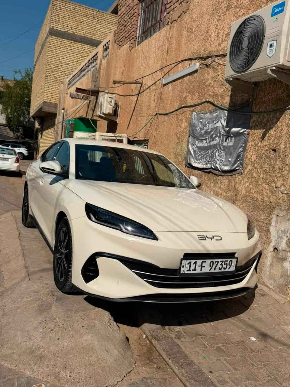 بي واي دي سيل 6 للبيع
سياره مابيها نقص 
ماشيه /26 الف 
مكان سياره بغداد لبلديات 
سعر /24 مليون 
بيه مجال 
***********

