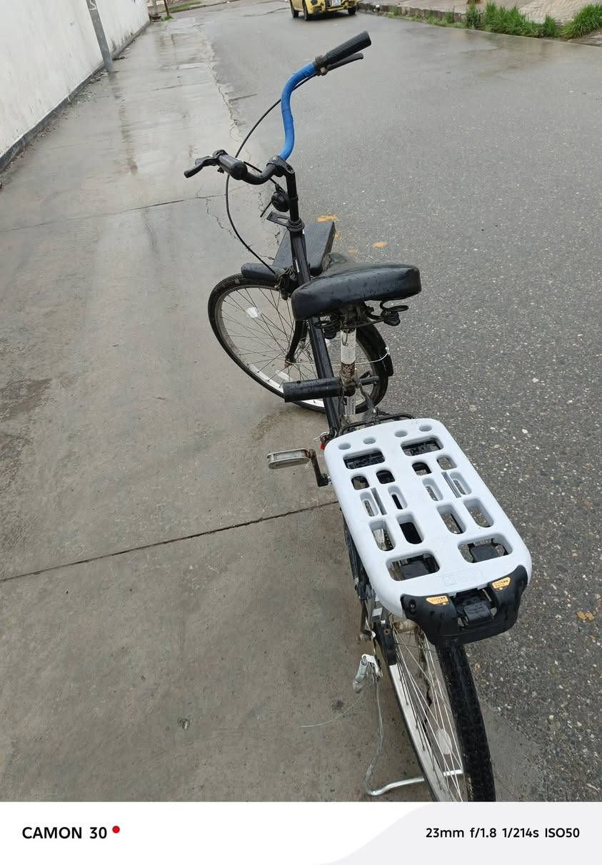 السلام عليكم بايسكل للبيع عبد الحليم اسود شركه سانتوس اغراض البايسكل كامله باسكن نظيف 100% مكاني موصل حي صدام يم جامع النعيمي الخاص مفتوح السعر 75 وبي مجال


**إذا كنت صاحب هذا الإعلان وتريد حذفه لأي سبب، رجاءا أرسل رسالة إلى الدعم الفني**