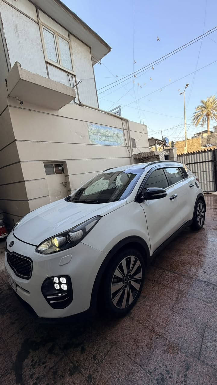 سلام عليكم
سبورتج 2019 
خليجي 
بصمة 
حساسات امامي خلفي 
تبريد قطعتين 
شاشه 
كأمره
داخل حمصي
ماشيه ١١٦ قابل لزيادة
مكينة ٢٠٠٠ 
3 أنظمة قيادة 
مري شفط
تحكمات سترين 
اشاير بالمري 
سياره بيها صبغ عام بدون شواصي ولا لغود ولا حوض
رقم بغداد الجديد باسمي 
السعر ١٣٣ وبيها مجال بسيط 
مكان سياره بغداد الحرية 
الاستفسار ***********
