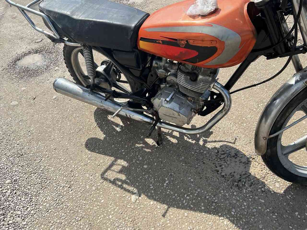 السلام عليكم شباب دراجه للبيع  لا صرف ولا بخار. موديل2014  سعراها 130 وبيها مجال الشراي يتصل ***********
