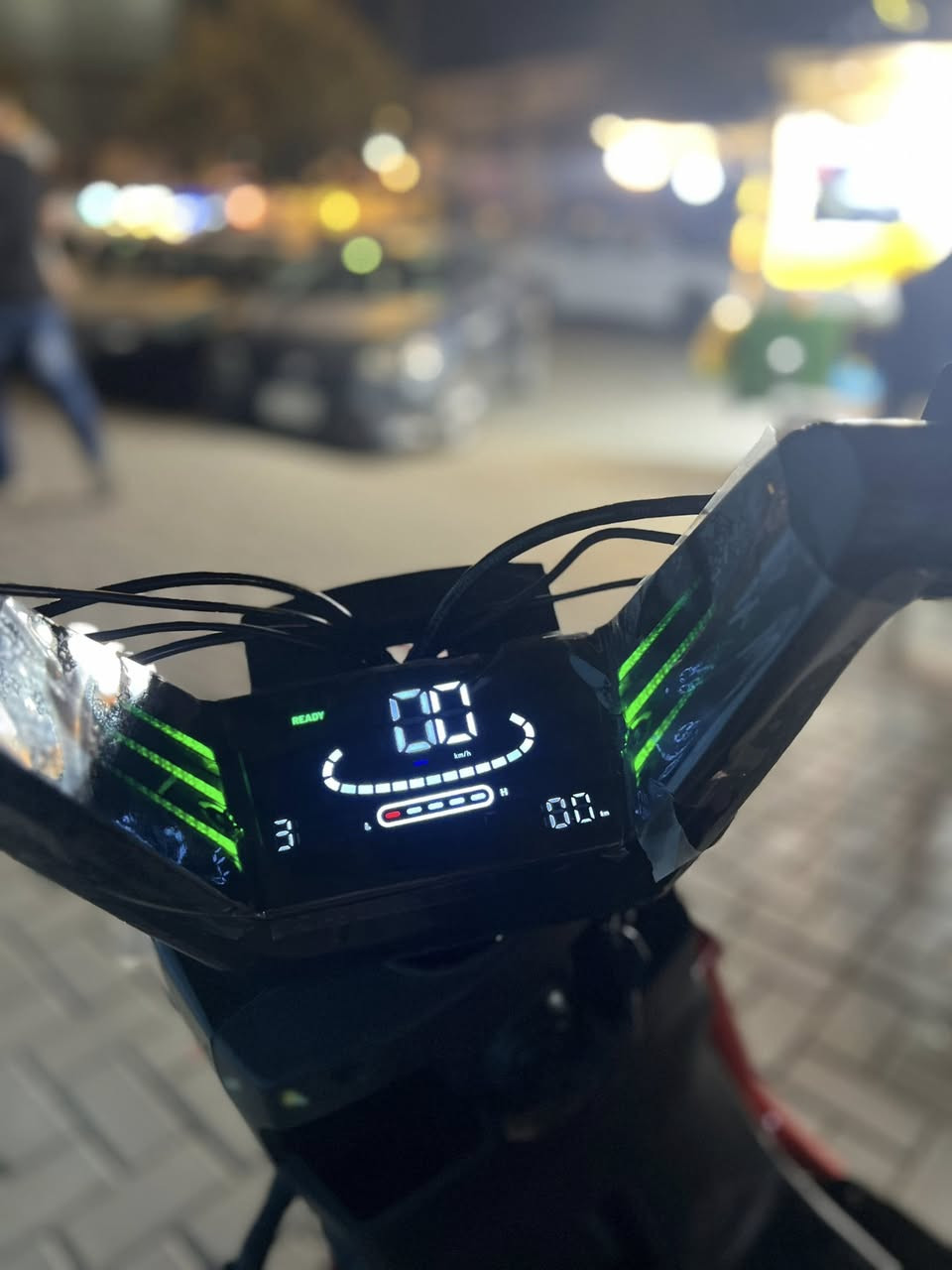 للبيع دراجه شحن حجم 14 تجي 5 باتري دراجه حلوة نقصها تجوة وجاملغ امامي فقط مكاني بغداد العامريه 350 وبيها مجال ***********
