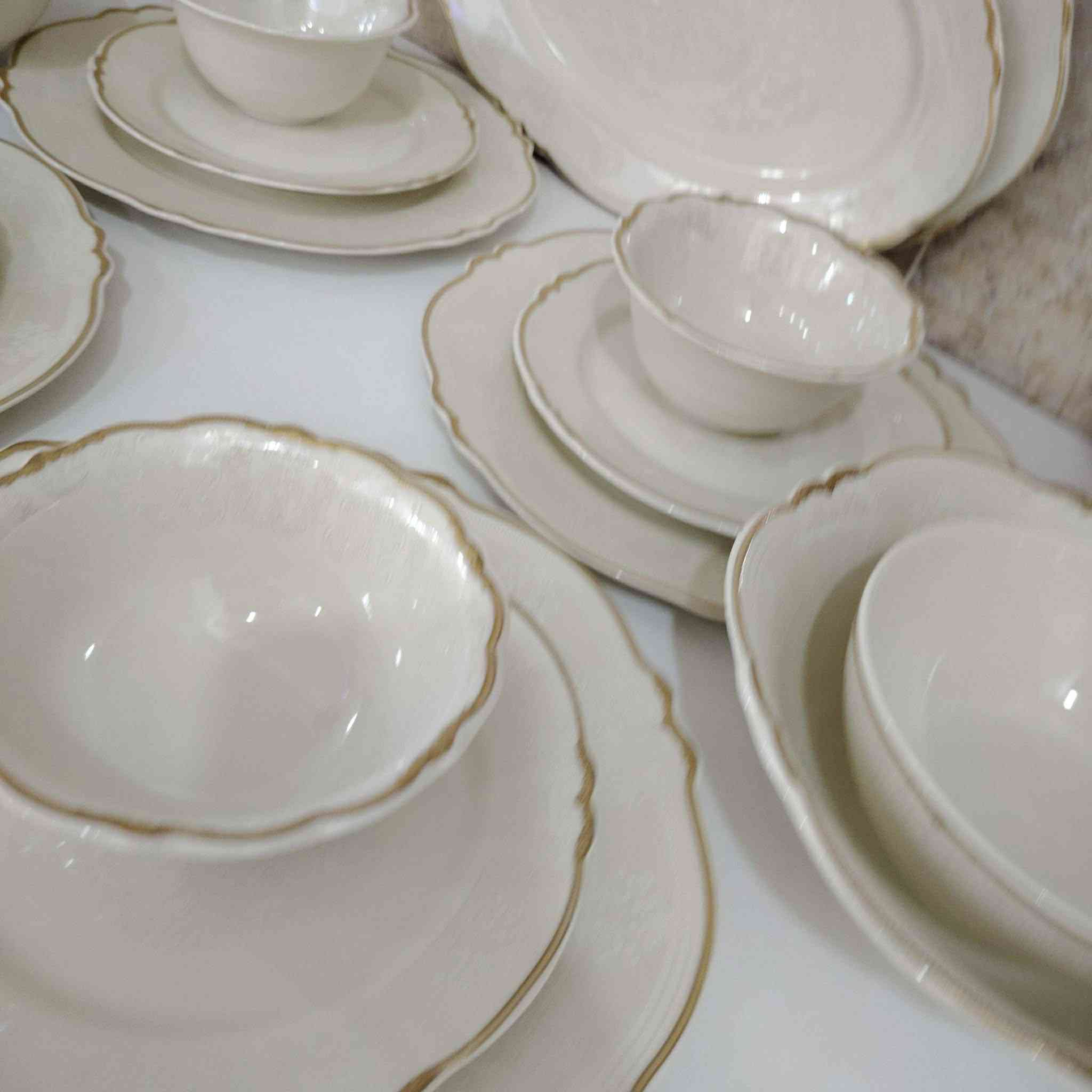 سێتی قابی بەکارنەهاتوو 
قاپی شلە 24
قاپی برنج 24
قاپی میوەو شیرینی 24
قاپی زەلاتە 24
4 بەلەمی گەورە
2 بەلەمی بچوک
4 کاسەی شلە
1 مەنجەڵی سوپ
شوێن سلێمانی 
نرخ ٣٧٠ هەزار 
بەکارنەهاتوە ئەگەر سعری نازانی و موشتەری نیت ماڵەکە مەشکێنە


**إذا كنت صاحب هذا الإعلان وتريد حذفه لأي سبب، رجاءا أرسل رسالة إلى الدعم الفني**