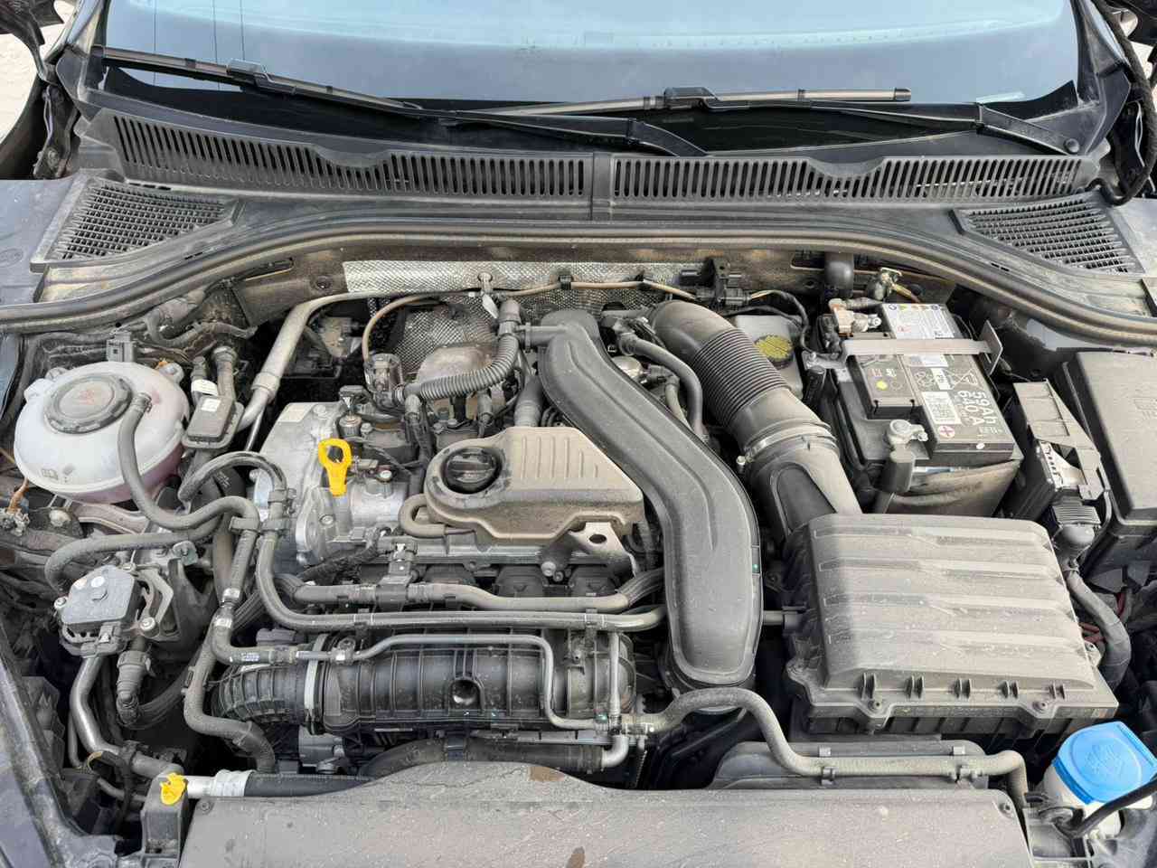 السلام عليكم
فوكس واكن جيتا S
موديل ٢٠٢٥
شكل جديد
موصفات
رادر جانبي
رادر خلفي وامامي
شاشة كار بلي
حادث جاملغ وحافة البنيد رقم دهوك وباسمي السعر ١٧٥$ 

‭٠٧٨٣ ٠٥١ ٢٩٥٧‬
