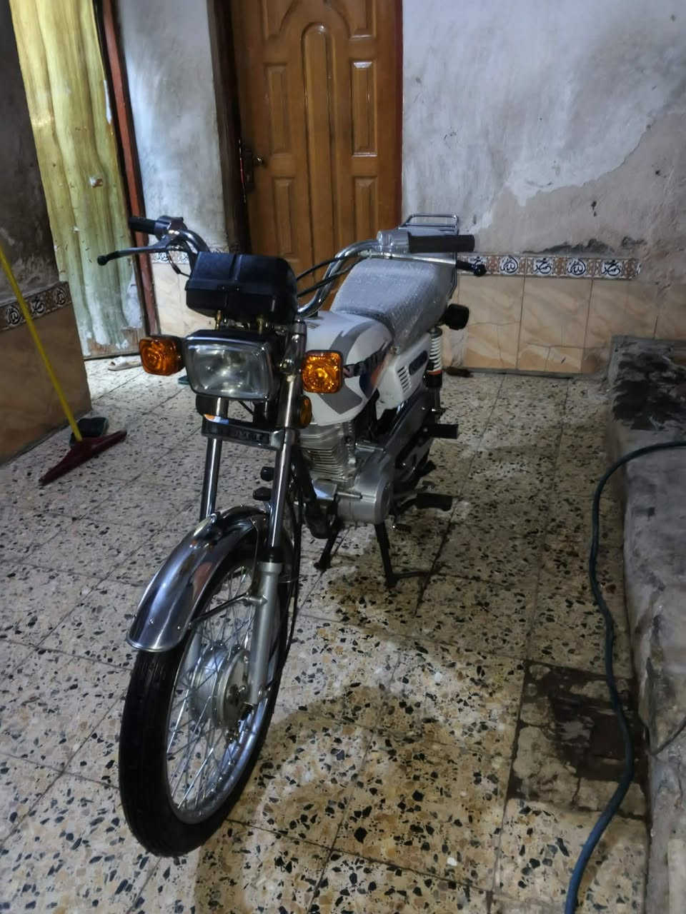 سلام وعليكم دراجه البيع  اصل اوراق اوراق دراجه شركه صدر جديد صالي 3اشهر مطلعه وكيل من كرار بعده نضيفه مال شركه  سعر 950وبيه مجال الشراي ستفسار اتصال عل ***********
