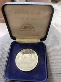 بالعلبة الأصلية • ٣٣غم • مزاد غداً ١٠ليلاً