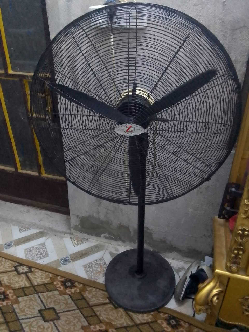 عمي سلام عليكم عندي بنكه سمتيه البيع من القديمات حجم الجبير مو ازغيره جبيره هوه مالهه عاصفه كلش قوي هيه بل أصل جانت جداريه اني سويتهه عاموديه اخوان سعرهه 75الف مكاني الزعفرانية يم عمارات سعيده ***********تحياتي ادمن
