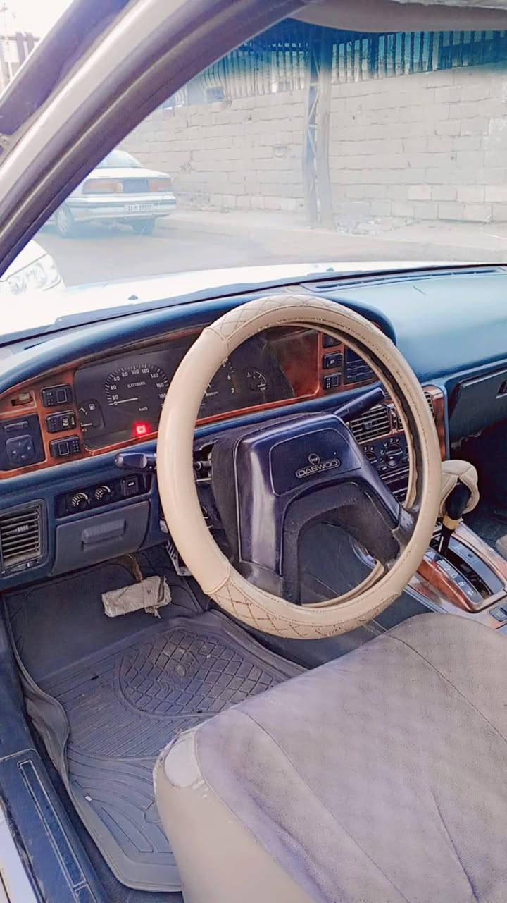 السلام عليكم ورحمة الله وبركاته
للبيع: سيارة برنس – قير أوتوماتيك
حالة السيارة: نظيفة
كهربائيات: نظيفة
الإطارات: جديدة
الصدر: نظيف
السعر: 33 ورقة وبيها مجال 
الموقع: الأنبار – الفلوجة
للتواصل مع صاحب السيارة:
***********
***********
