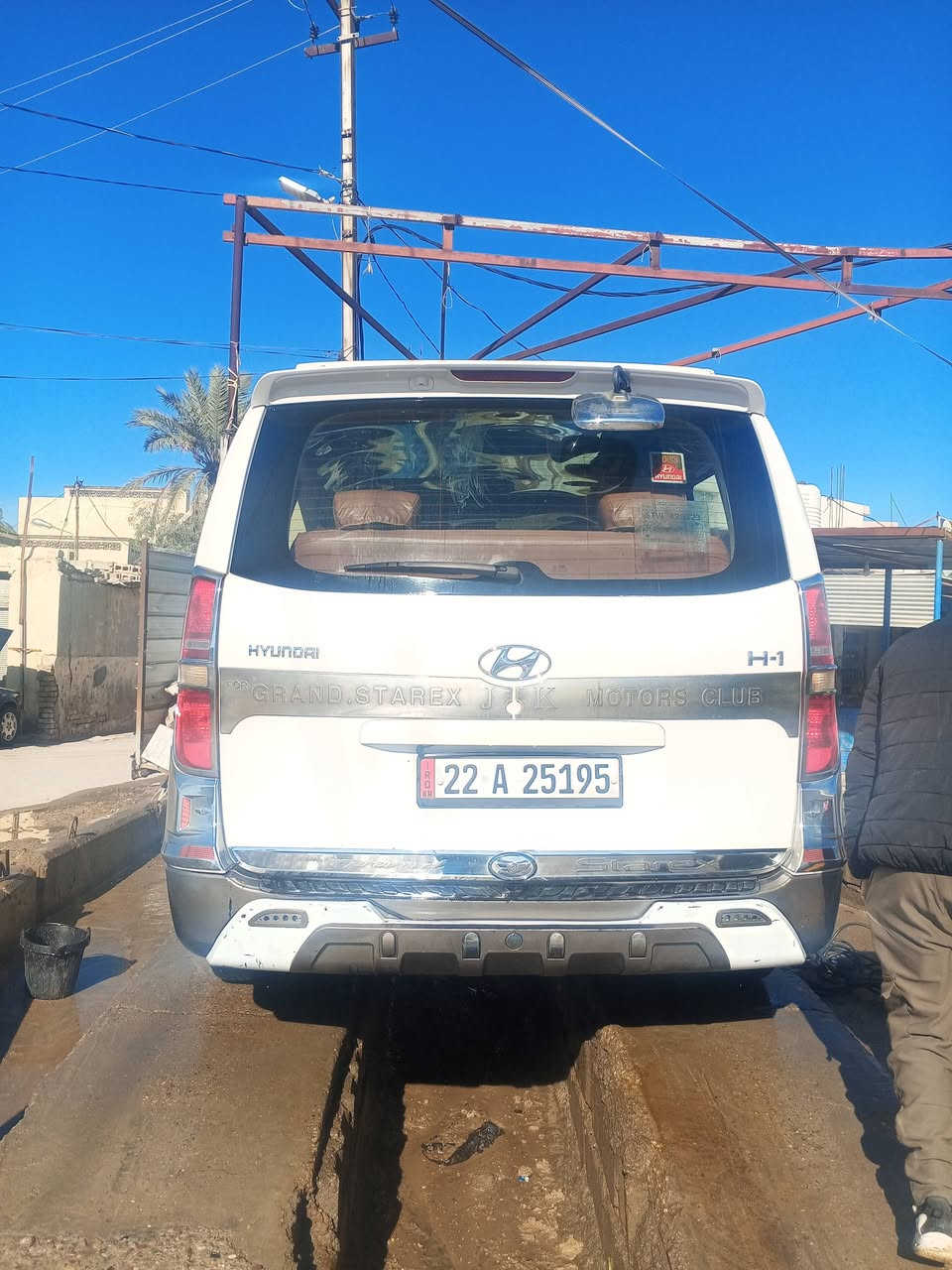 سلام عليكم ستاركس للبيع موديل 2013 رقم شمالي اربيل سنويه ب اسمي  مكينه و كير خير من الله تدفئه و تبريد فول سياره جاهزه من كلشي  مكان سياره ديالى بعقوبة *********** بي واتساب سعر 170 ورقه وبيها مجال سونار موجود بالصور
