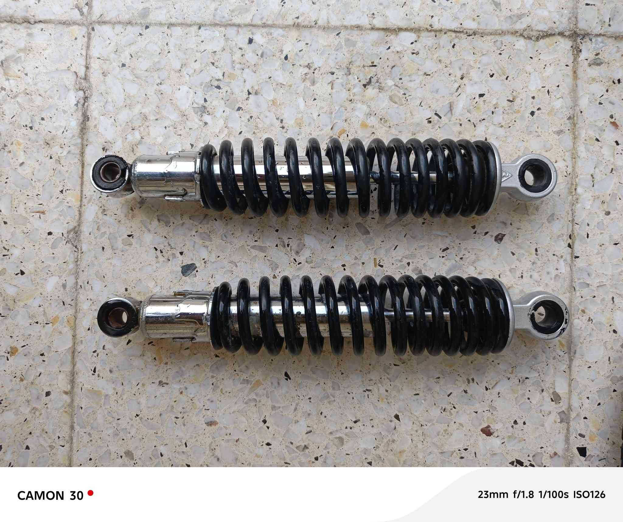 سلام عليكم / وياله اربعه كير اصليات مختمات + تايرات + طبلات البريك+ دبلات للبيع نضيفات شوفت عينك
للاستفسار ***********
