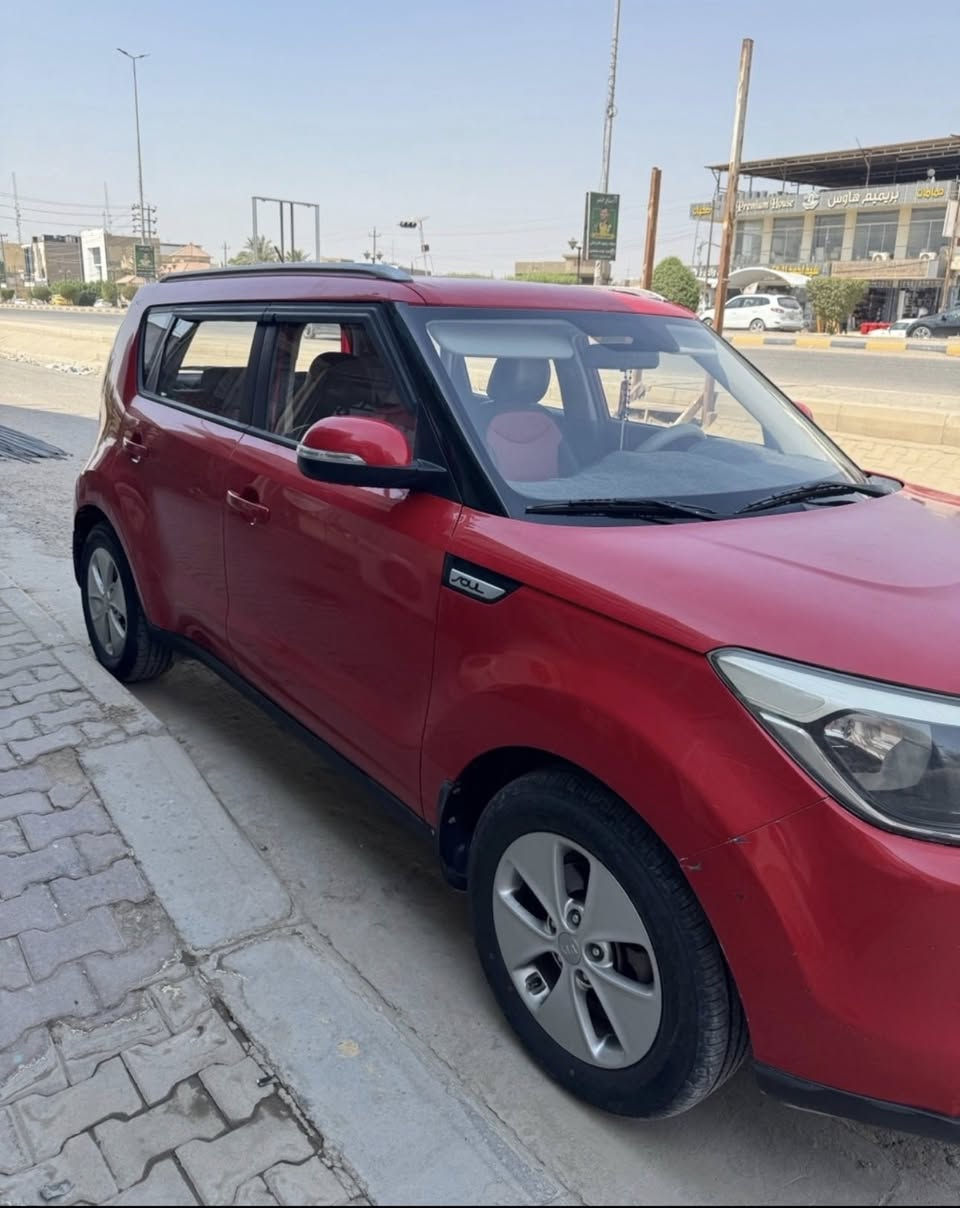 كيا صول 2015
خليجي محرك 1600 
جديدة ماشية 50 
مكفولة عدا بيها بارد بالجنطة صغير مامبين 
للاستفسار ***********
