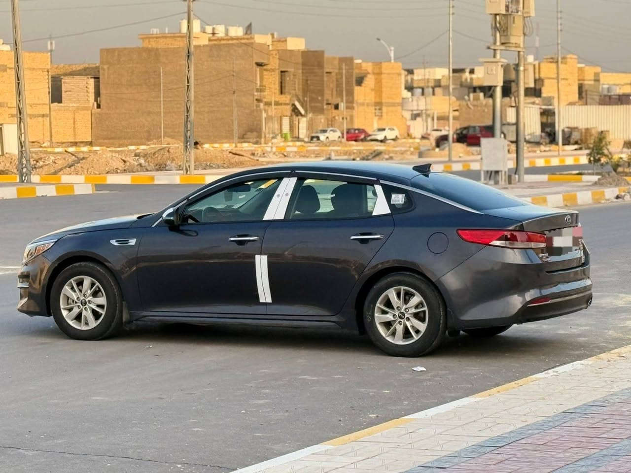 السلام عليكم
اوبتيمه موديل 2017  ذي قار بسمنه سنويه لغايه 2028
السياره وارد امريكي ضررها جاملق وبابين
بدون ضرر داخلي والباقي كفاله
موصفات نص فول
مكينه 2400
ماشيه 115
السياره مكينه كير تبريد حداده على وضع الشريكه اي نق مابيها وشرط احلا من صوره 
العنوان البصره
السعر 115
رقم ***********
رقم *********** البصرة, العراق
