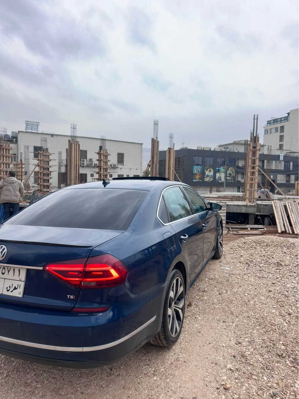 للبيع…
ڤولگس واگن باسات 
الموديل 2018
رقم دهوك التحويل بشرط 

ضرر السيارة :١ قطع  جملغ امامي 
بدون دواخل و بدون ايرباكات بشرط 
گير محرك بشرط ما مفتوح
لا صوت ولا صرف ولا نفخ 
السيارة فقط 70 mil ماشية

المواصفات ….SE
✅بصمة
✅سلايت
✅تشغيل عن بعد
✅كشن جلد 
✅كهربائي 
✅هيتر امامي و خلفي  
✅لايت زنون وحاجب
سندوق شفت ✅

رقم شاصي ( 1VWBA7A35JC036674 )

مكان السيارة: دهوك 
للاتصال :*********** 
 
السعر جداً مناسب 🔥✅ دهوك, العراق
