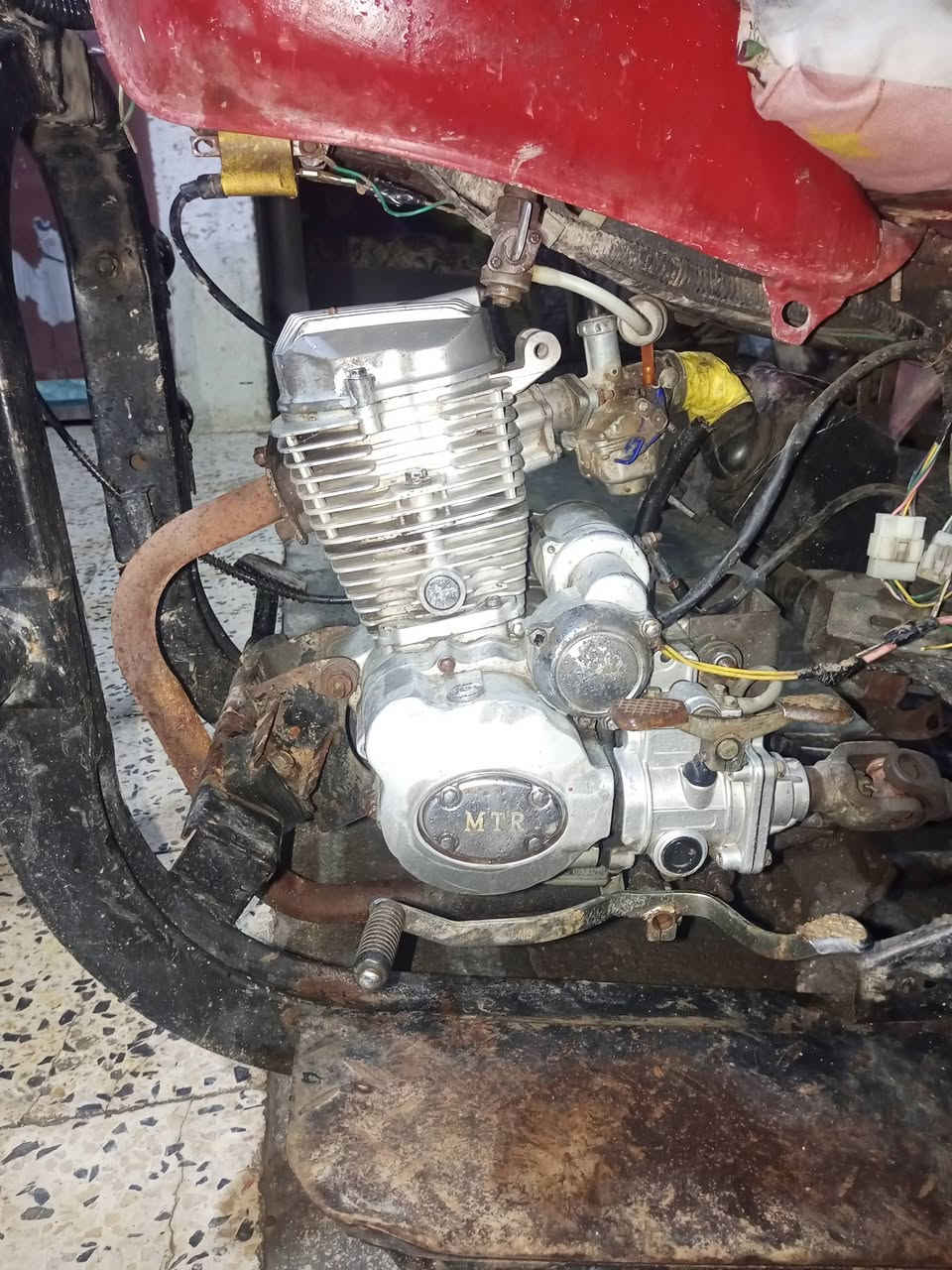 السعر 450 وبيه مجال العنوان العماره. رقم الهاتف ***********
