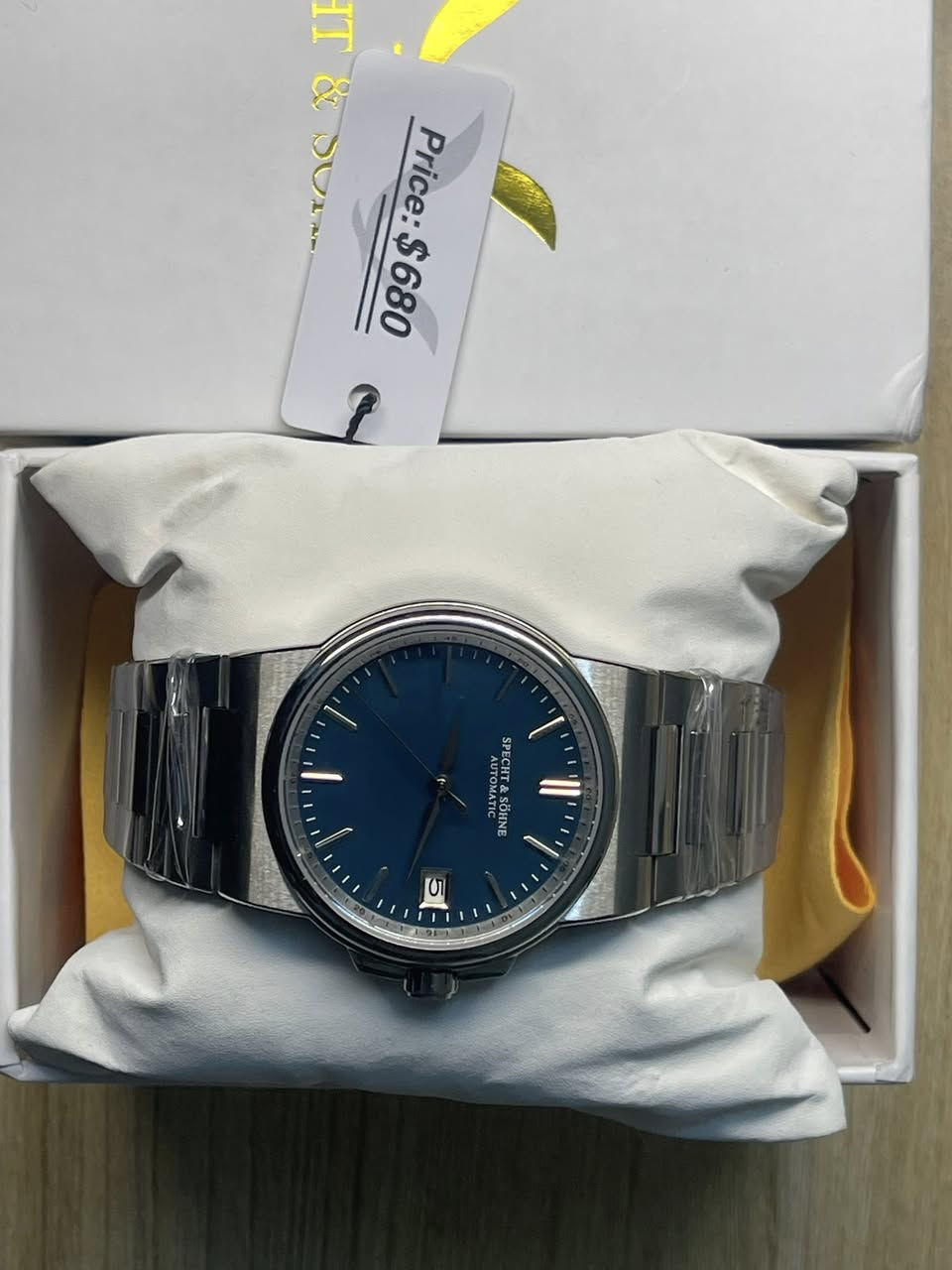 ساعة اصلية لگطة
21حجر
جديده بعدها حته العلامة بيها
اوتوماتيك
يجي وياها كل غراضها 
ساعه كشخة حيل واصلية ووزن ثقيل 
ساعه كلش حلوه لتفوتك
السعررر كلش كلش حلو خاصصصص


**إذا كنت صاحب هذا الإعلان وتريد حذفه لأي سبب، رجاءا أرسل رسالة إلى الدعم الفني**