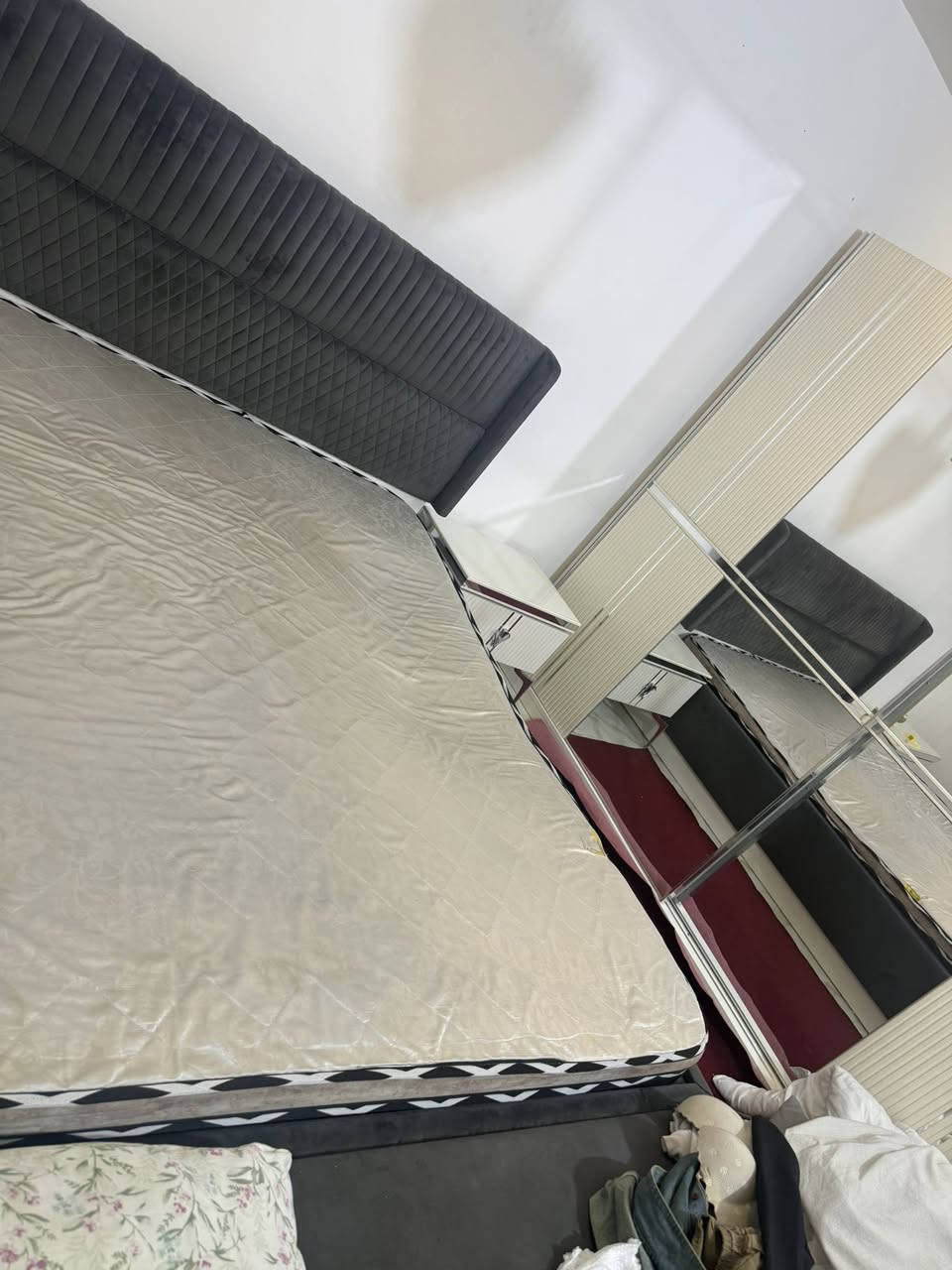 سلام عليكم
عندي هذا الدوشك مال جرباية عارضته للبيع

شويه نازل مثل ما مبين بصوره

الي يريده ياخذه بسعر الي يريده ما اختلف ويا

لان اشتريت واحد جديد وماعندي مكان اله بعد

ونظيف كلش والله من ناس نظيفين كلش


**إذا كنت صاحب هذا الإعلان وتريد حذفه لأي سبب، رجاءا أرسل رسالة إلى الدعم الفني**