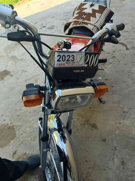 السلام عليكم دراجه اربعه كير شاصي مديل 23 مكينه 24سونلك المكان كفل السعر 700 وبيه مجال وأي استفسار اتصل عل رقم ***********
