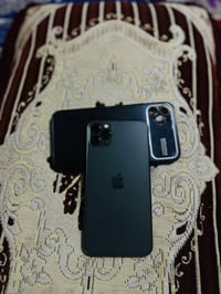 ايفون 11برو ماكس جهاز جديد مامفتوح بطاريه 73 معه الملحقات كرتون و لزكت...