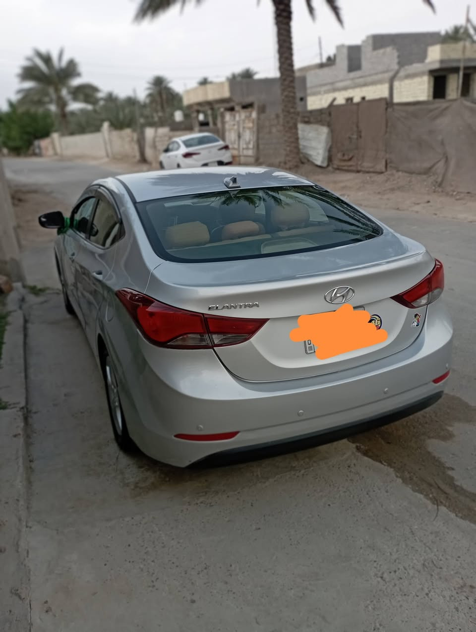 ​🚗 للبيع: هيونداي إلنترا موديل 2016
✨ المواصفات: فول مواصفات 1/1.
​🌎 الوارد: أمريكي.
​🔢 الرقم: بابل (رقم ألماني/إنجليزي
​⚙️ المحرك: 4 سلندر، حجم 1800cc.
​🛣️ المسافة المقطوعة: ماشية 170 ألف.
​🎨 الضرر والصبغ: قطة واحدة صبغ فقط، والباقي مكفول.
​📍 مكان السيارة والسعر
​📌 الموقع: بابل - المحاويل - طريق علي ابن الحسين.
​💰 السعر: 115 ورقة (وبيها مجال للشراي الطيب).
​📱 للاستفسار والتواصل: [***********]
