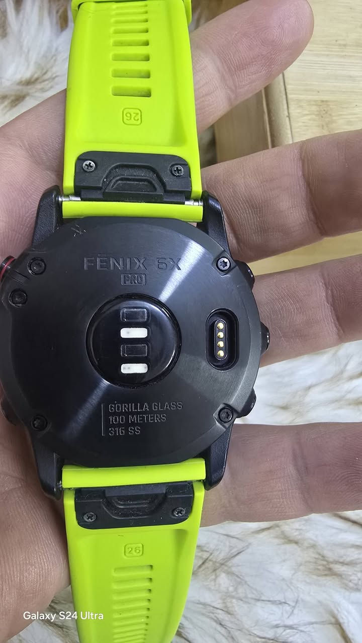 السلام عليكم.. ساعه كارمن فنكس6xبروحجم51مع كيبل شحن اصلي نظافه كماموضح شخوط بالشاشة السعر 325الف للاستفسار واتس وخاص ***********
