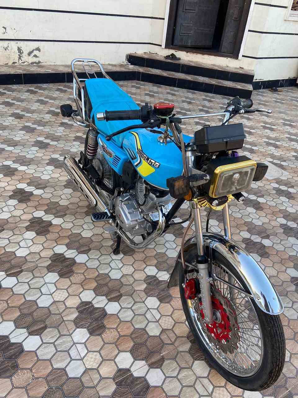 تايكر 25 كفاله عامه
عدك عداد السرعه مكطوع الواير  الدراجه بلاديه 
سعر 700 وبيه مجال كلش قليل 
بعقوبه ***********
