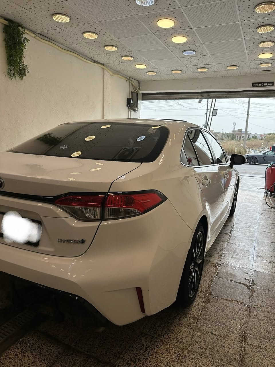 كورلا هايبرد 2023 s 
محرك 1.8 هايبرد 
رقم بغداد
سنوية بإسمي 
لايتات زينون
رادار أمامي
أشاير بالمري
فتحة سقف سلايد روف
تحكم ستيرن جهتين
كاميرا خلفية
شاشة أبل كار بلي
تبريد قطعتين
بصمة تشغيل
بصمة عدد 2
صندوق بصمة
سايد بريك بصمة
ماشية 44 الف 
أوتو هولد
ثلاث أنظمة قيادة
مكفولة من الضرر والصبغ بيها بارد شبر بسيط جداً 
***********
مكان السياره بغداد
