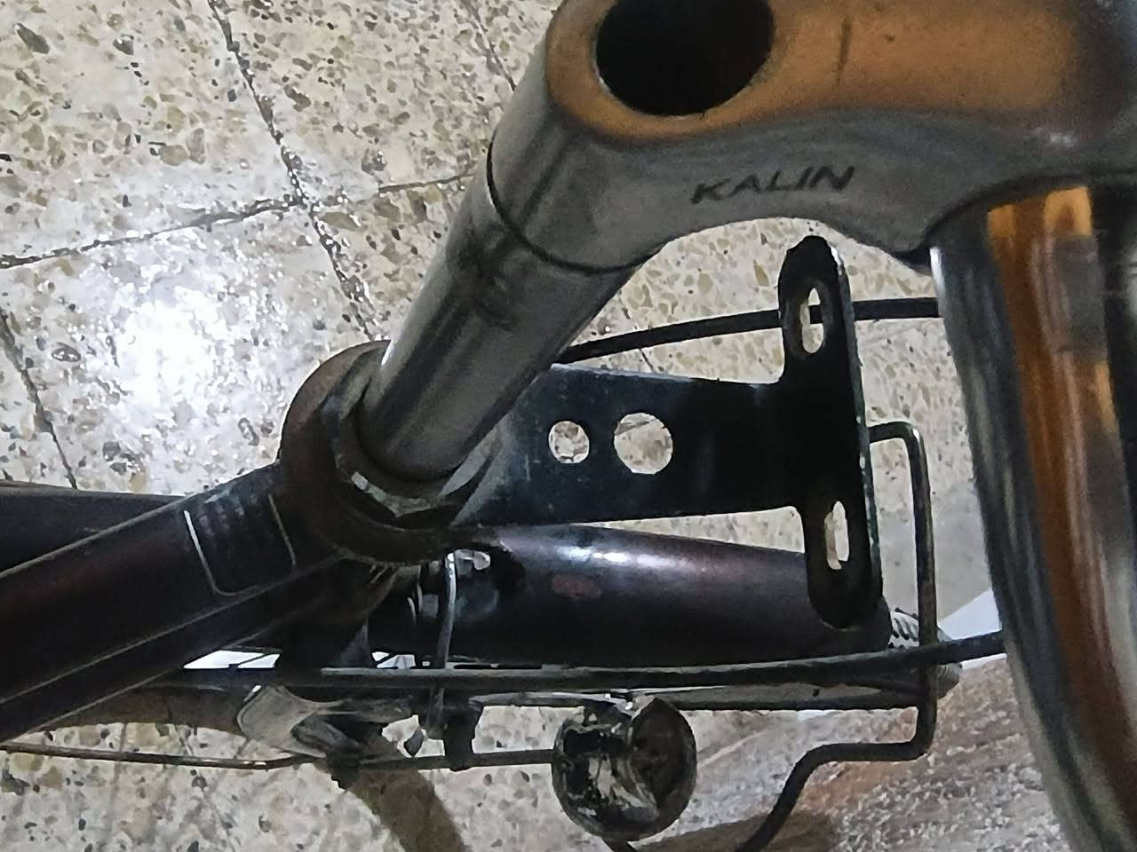 بيسكل بناتي باله ياباني للبيع سعره 79 وبي مجال
بغداد 
للتواصل, ***********
الكشن مالته البارحه اشتريته ب 10 الف
وخليت علي طبقت اسفنج وراه طبقت قطن وراه طبقت ريش ولفيته ابلاسق وشديته بالعلاكه على مود ايصير مريح
