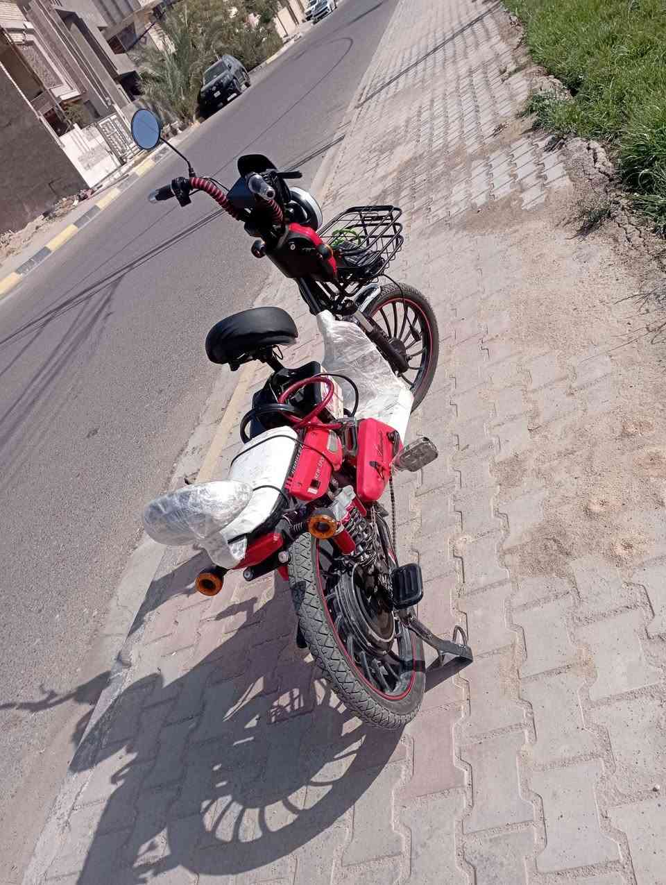 بايسكل شحن 
حجم 20
اربع بطاريات
السعر 300 مع المجال

للاستفسار.    ***********
