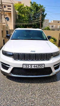 جيب كراند شيروكي لمتد 4Xe 2024  هايبرد بلكن  محرك 2.0T   بانزين + هايب...