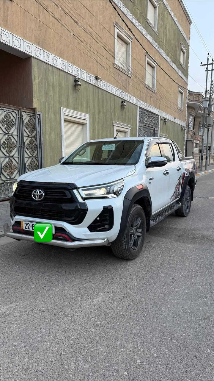 السلام عليكم  تويوتا هايلوكس كفاله عامه ماعده رصعتين 
المواصفات 
بصمه ابواب حساس امامي خلفي  شاحن لاسلكي كشنات  تبريد قطعتين تبريد مري شفط اربع جام اوتو 
اشارة ترحيب بنيد جكات شاشه كامرة خلفية  
وباقي المواصفات المعروفه 
رقم اربيل تحويل مباشر او وكالة
⭕ موديل ➖2023 
⭕المكينه ➖ 6 سلندر 
عداد المسافه _ 55 الف جديده
المواصفات ➖ 
للاستفسار *********** 📱
السعر المطلوب 
360$وبيهه مجال بسيط
