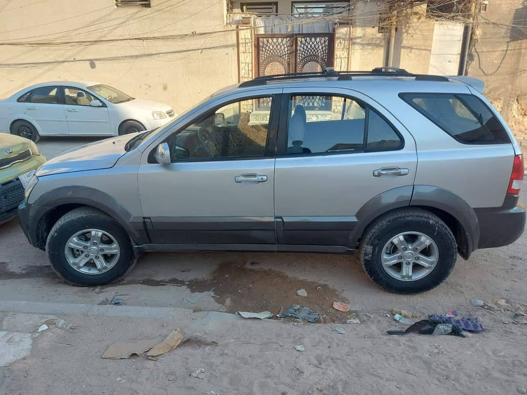 سنوانتا رقم بصره الماني السعر 63 بيه مجال قليل السياره محرك وكير يابني فيفيتي راس الثور 3000 السياره خليجي بدون حادث صبغ بيه حزام وبيه خياس بالبوب من جوه من داخل السنويه بعدها ما خلصانه راعيه بالبصره وسياره موجوده بالعمارة اكرر السعر 63 للاتصال ***********
