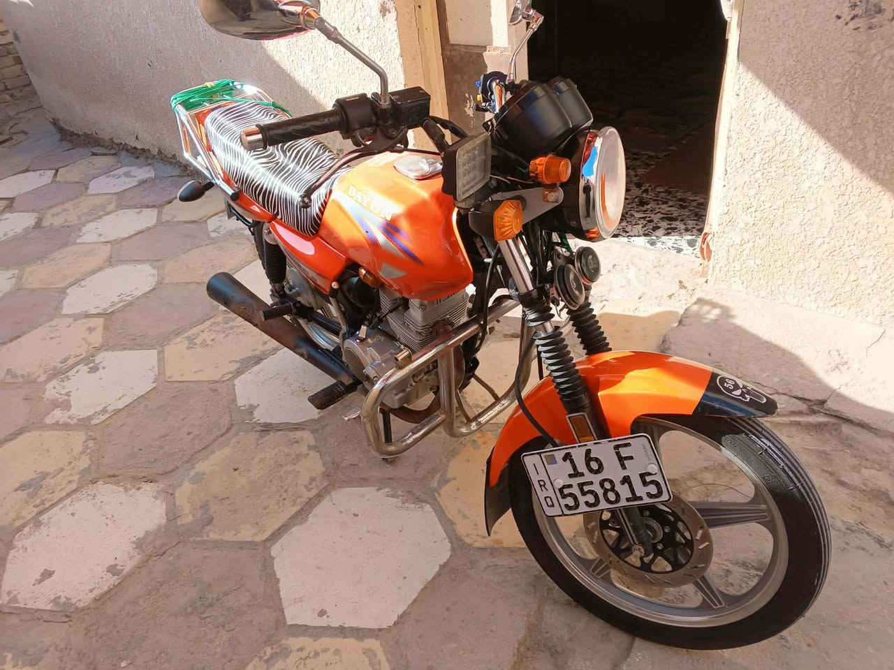 السلام عليكم. عيني دايون عضم موديل ٢٣. رقم نكليزي. مكاني ديوانيه عفك هاذه رقمي ‭٠٧٨٧ ٠٨٢ ٧٦٣٢‬ 
مامتواجد خاص.
