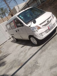 اخوان عندي ليفان 10 راكب رقم بغداد موديل 2014 رقم انكليزي مصفره هيئه  ...