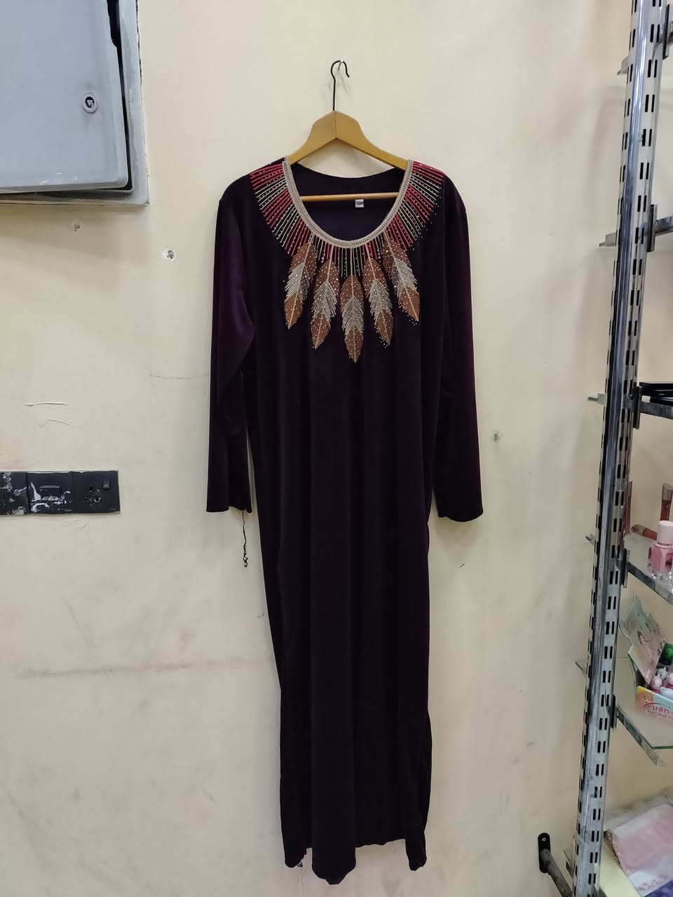 يعلن كوزمتك رنوشة عن عروضات هائلة.. جميع الدشاديش نسائية بس ب6 العنوان بغدادكويريش حي السلام مقابيل طرشي محمدالعاني مجاور نركز ابل يوجد خدمة توصيل داخل المنطقة رقم الهاتف ***********متوفر وتساب
