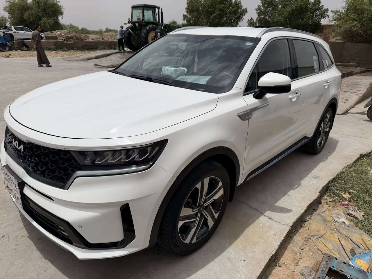 سورنتو 2022 خليجي محرك 6 سلندر و 7 راكب ماشيه 105 ألف بيها بارد بسيط وغير مبين في الباب خلف السائق وصندوق  رقم أربيل وجديده لوك 
السياره بيه سونار وموضح فيه كافة التفاصيل بتاريخ 26/5/2026قابل للبيع أو المراوس 
المواصفات
شاشة كبيره
كامره دواره 180
ويل حجم 19
دواخل برستيج مخمل ومفروشه بالكامل 
تحكم استيرن جهتين
تبريد على وضع الشركه
حساسات الإطارات 
كشافات زنون
عدد النمر للكير 8 نمر 
نظام إطفاء ذاتي
قيادة ذاتيه
كتلوك و سبير وجك بلادي
مانع انزلاق 
إشارات بالمرايتين 
كشنات كهربائية 
مكاني ميسان / المجر الكبير
السعر 250 وبيه مجال  
***********
اتصال فقط وغير موجود على التواصل الاجتماعي
