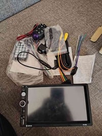 توفرت شاشه mp5  لمس + دكم   حجم 7 انج   بلوثوت / تشغل فيديو / منفذ usb...