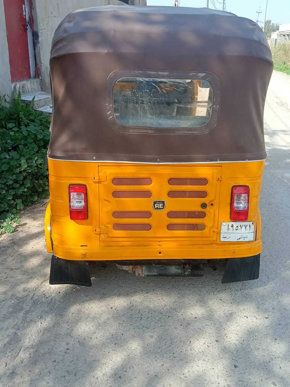 تكتك للبيع موديل 2018داخله بل 19نضيفه خير من الله مصبوغه فرن المحرك مكفول من تنقيص اكسل مكفول 
ديالى تقاطع الوجهيه 
 السعر 5500،. خمسه ونص 
رقم صحبها ***********
