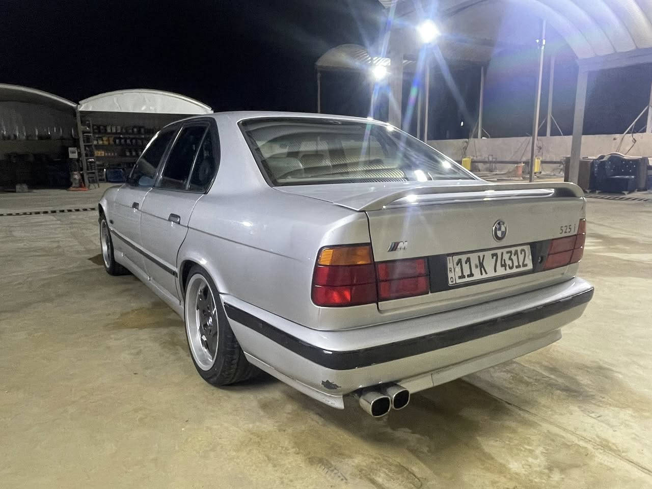 سلام عليكم 525 موديل 93بجم عريض فتحه مري منفصله دعاميات ام دوس ام ويل M5وتخم تاير جديد داخل جلد دبل ايرباك دبل جكمج كرباءيات على وضع لشركه اي ستفسار *********** واتساب مفتوح بيع او مراوس حسب لقناعه للعلم سياره بيها قطع صبغ ابيع حزام فقط
